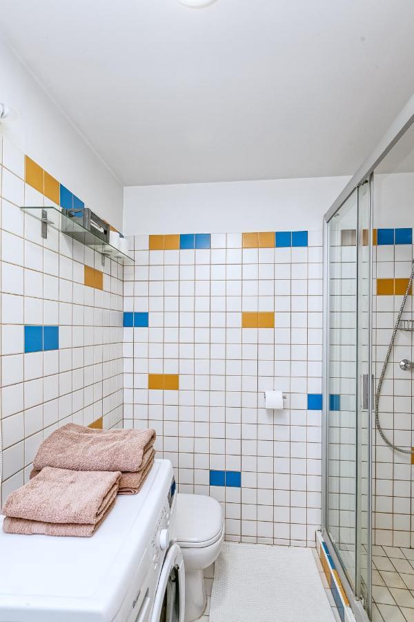 Vienibas Studio Jurmala Luaran gambar